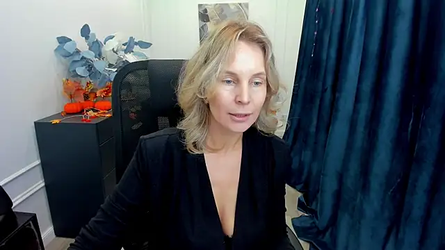 Snapshot of Sinty_Devis chatting on October 21, 11:44 am Sinty Devis online show from October 21, 11:44 am