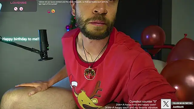 Snapshot of just_maxii chatting on December 2, 9:50 pm just maxii online show from December 2, 9:50 pm