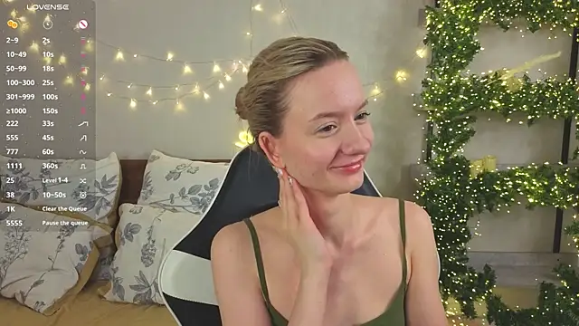 Snapshot of IdaValenti chatting on February 11, 11:10 pm IdaValenti online show from February 11, 11:10 pm