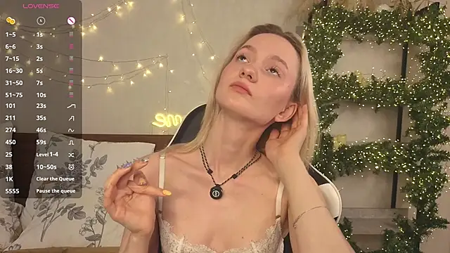 Snapshot of IdaValenti chatting on May 25, 11:11 pm IdaValenti online show from May 25, 11:11 pm