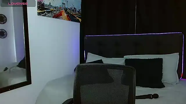 Cataleya hxc online show from January 31, 7:45 pm