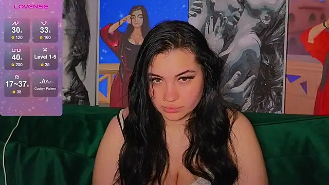 Snapshot of Nikki_Kardashian chatting on December 28, 2:22 am Nikki Kardashian online show from December 28, 2:22 am