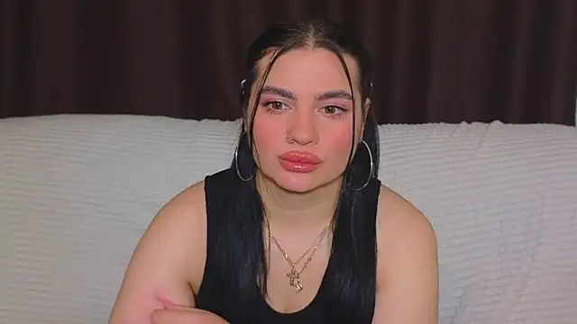 Snapshot of Nikki_Kardashian chatting on January 29, 10:22 pm Nikki Kardashian online show from January 29, 10:22 pm