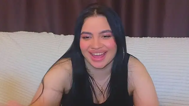 Snapshot of Nikki_Kardashian chatting on February 1, 1:34 am Nikki Kardashian online show from February 1, 1:34 am