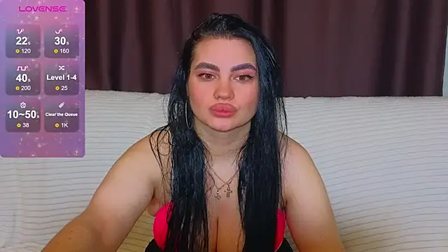 Snapshot of Nikki_Kardashian chatting on March 4, 10:27 pm Nikki Kardashian online show from March 4, 10:27 pm