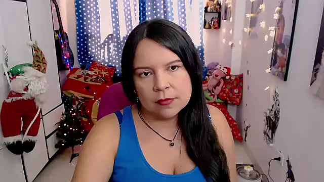 claryssa  online show from December 3, 7:44 pm