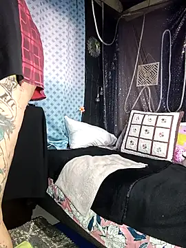 Horny kaylee online show from March 12, 10:27 pm