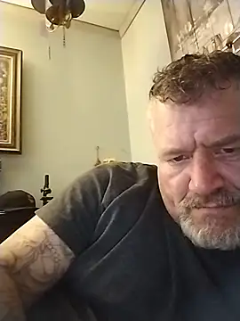 Snapshot of bigdoog8 chatting on June 16, 10:12 pm bigdoog8 online show from June 16, 10:12 pm