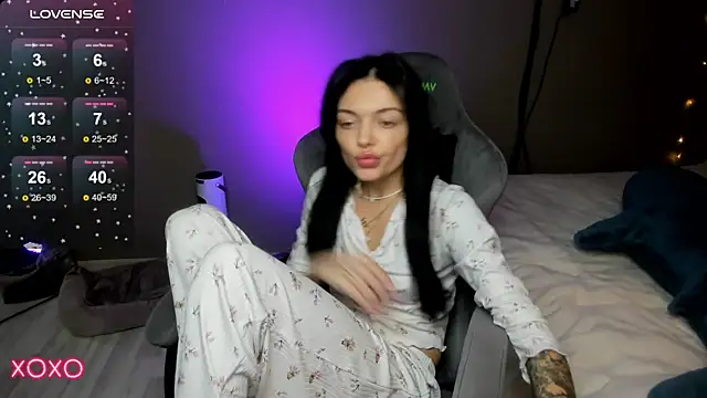 Mariella Adamss online show from December 21, 1:57 am