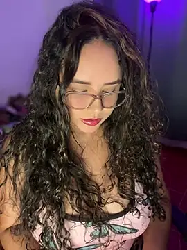 Snapshot of CurlyGirl_1 chatting on May 8, 12:49 am CurlyGirl 1 online show from May 8, 12:49 am