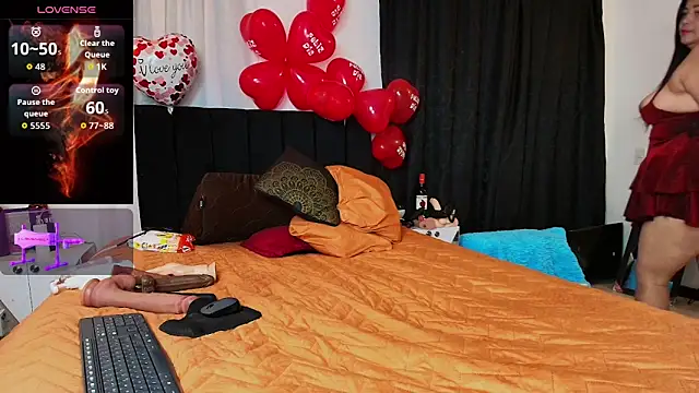 Snapshot of Rouse_bell chatting on February 15, 11:12 pm Rouse bell online show from February 15, 11:12 pm