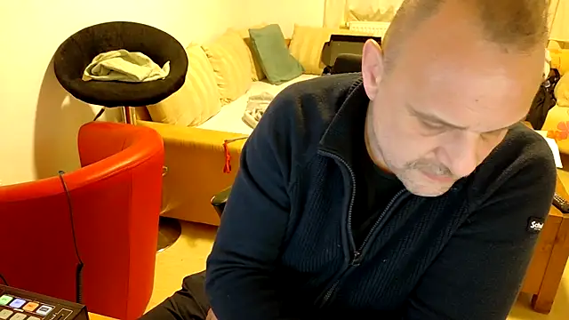 Snapshot of Jeflitschte@xh chatting on March 3, 6:25 pm Jeflitschtexh online show from March 3, 6:25 pm