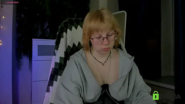 Melissa Wells online show from April 16, 9:39 pm