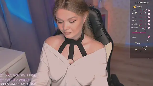 Snapshot of VeronaAura chatting on September 27, 9:09 pm VeronaAura online show from September 27, 9:09 pm