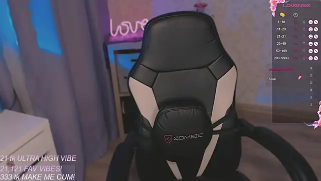 Snapshot of VeronaAura chatting on November 7, 12:54 am VeronaAura online show from November 7, 12:54 am