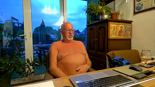 Snapshot of sperpa chatting on May 2, 7:08 pm sperpa online show from May 2, 7:08 pm