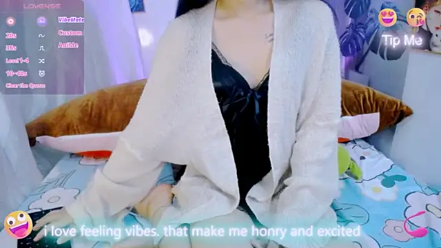 Snapshot of Ly__ chatting on February 26, 3:05 am Ly online show from February 26, 3:05 am