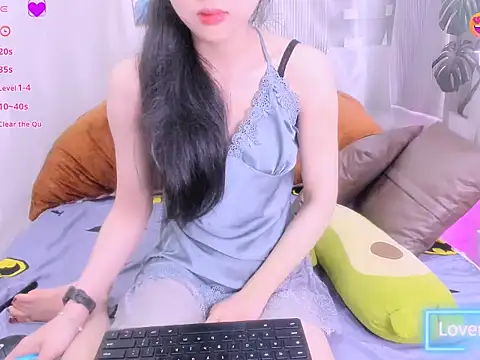 Snapshot of Ly__ chatting on June 15, 3:09 am Ly online show from June 15, 3:09 am