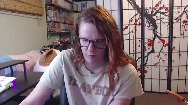 Sarahtineke online show from April 20, 4:54 pm