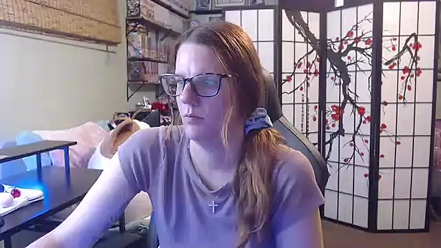 Snapshot of Sarahtineke chatting on July 9, 4:22 pm Sarahtineke online show from July 9, 4:22 pm