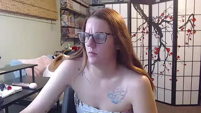 Snapshot of Sarahtineke chatting on July 24, 12:52 am Sarahtineke online show from July 24, 12:52 am