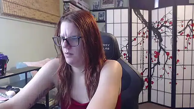 Snapshot of Sarahtineke chatting on August 2, 5:22 pm Sarahtineke online show from August 2, 5:22 pm