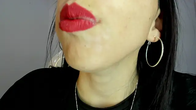 Snapshot of Katty_mouth chatting on May 30, 8:06 pm Katty mouth online show from May 30, 8:06 pm