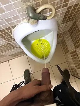 Snapshot of hitlar1026 chatting on November 14, 10:47 am hitlar1026 online show from November 14, 10:47 am