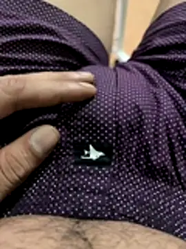 Snapshot of hitlar1026 chatting on December 21, 4:03 pm hitlar1026 online show from December 21, 4:03 pm