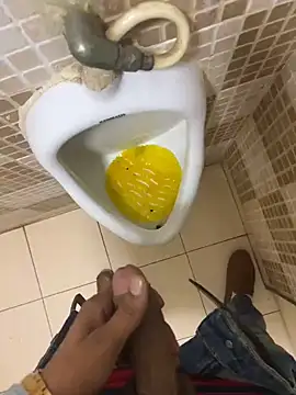 Snapshot of hitlar1026 chatting on March 20, 8:19 am hitlar1026 online show from March 20, 8:19 am