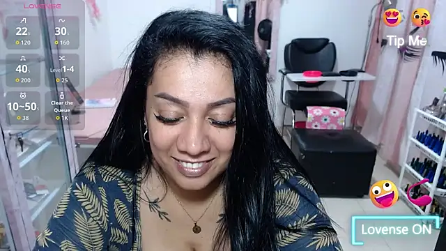 Snapshot of titsbiglovers chatting on July 4, 5:52 pm titsbiglovers online show from July 4, 5:52 pm