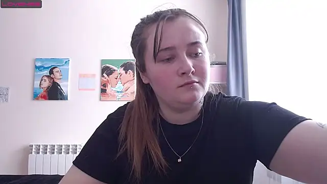 Snapshot of Light_Luna chatting on March 23, 6:37 am Light Luna online show from March 23, 6:37 am