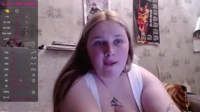 Snapshot of Light_Luna chatting on October 27, 2:10 pm Light Luna online show from October 27, 2:10 pm