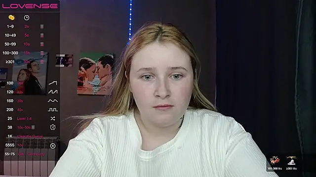 Snapshot of Light_Luna chatting on October 31, 3:02 pm Light Luna online show from October 31, 3:02 pm