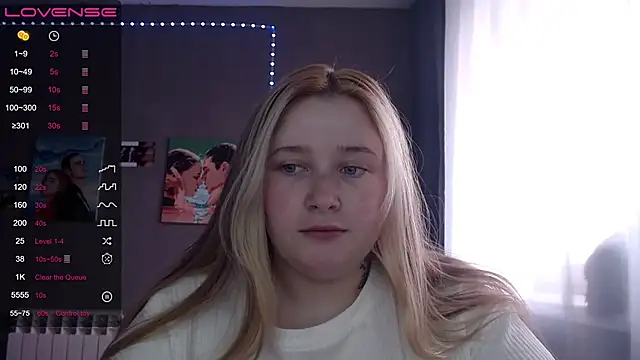 Snapshot of Light_Luna chatting on November 2, 8:06 am Light Luna online show from November 2, 8:06 am