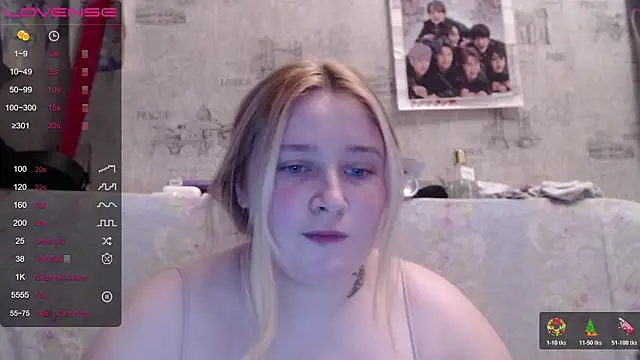 Snapshot of Light_Luna chatting on November 6, 2:29 pm Light Luna online show from November 6, 2:29 pm