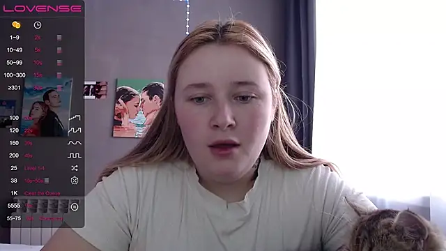 Snapshot of Light_Luna chatting on November 15, 8:55 am Light Luna online show from November 15, 8:55 am