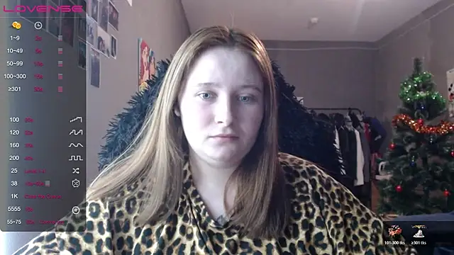 Snapshot of Light_Luna chatting on January 6, 3:27 pm Light Luna online show from January 6, 3:27 pm