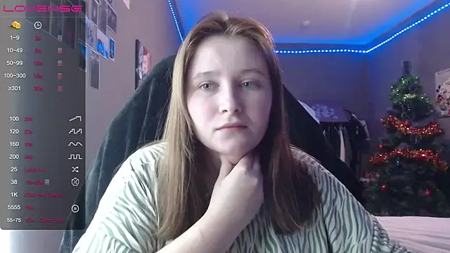 Snapshot of Light_Luna chatting on January 13, 3:17 pm Light Luna online show from January 13, 3:17 pm