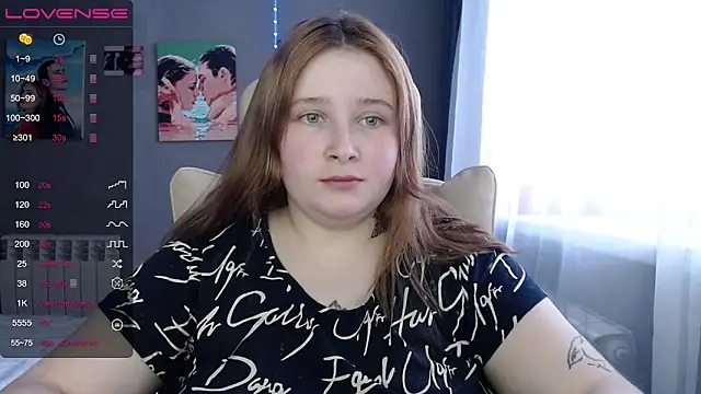 Snapshot of Light_Luna chatting on February 8, 11:02 am Light Luna online show from February 8, 11:02 am