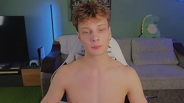 Snapshot of TeddyLiLboy chatting on November 7, 10:10 pm TeddyLiLboy online show from November 7, 10:10 pm