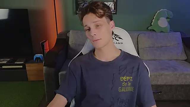 Snapshot of TeddyLiLboy chatting on November 13, 4:06 pm TeddyLiLboy online show from November 13, 4:06 pm