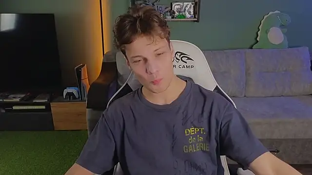 Snapshot of TeddyLiLboy chatting on November 24, 1:55 pm TeddyLiLboy online show from November 24, 1:55 pm