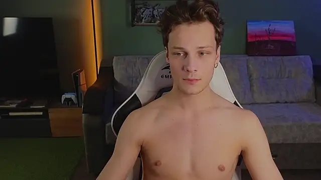 Snapshot of TeddyLiLboy chatting on December 2, 4:46 pm TeddyLiLboy online show from December 2, 4:46 pm