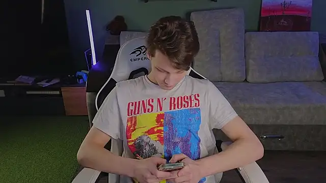 Snapshot of TeddyLiLboy chatting on March 22, 6:22 pm TeddyLiLboy online show from March 22, 6:22 pm