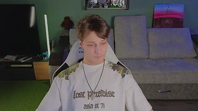 Snapshot of TeddyLiLboy chatting on April 3, 7:12 pm TeddyLiLboy online show from April 3, 7:12 pm