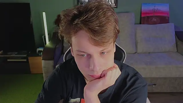 Snapshot of TeddyLiLboy chatting on April 4, 6:49 pm TeddyLiLboy online show from April 4, 6:49 pm