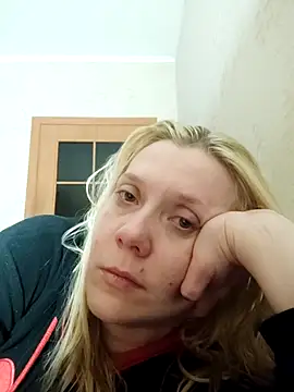 Snapshot of LeraSweet chatting on April 19, 7:27 pm LeraSweet online show from April 19, 7:27 pm