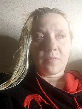 Snapshot of LeraSweet chatting on May 3, 7:42 pm LeraSweet online show from May 3, 7:42 pm