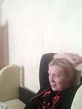 Snapshot of LeraSweet chatting on May 6, 11:37 am LeraSweet online show from May 6, 11:37 am